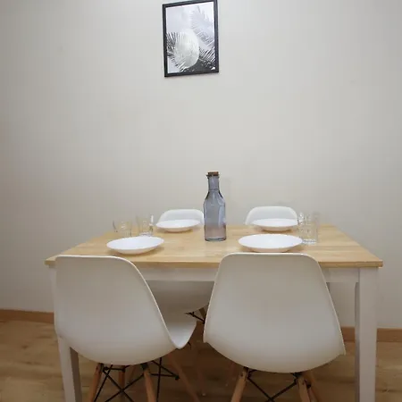 Piso De 4 A Un Paso Del Centro De 아파트 *